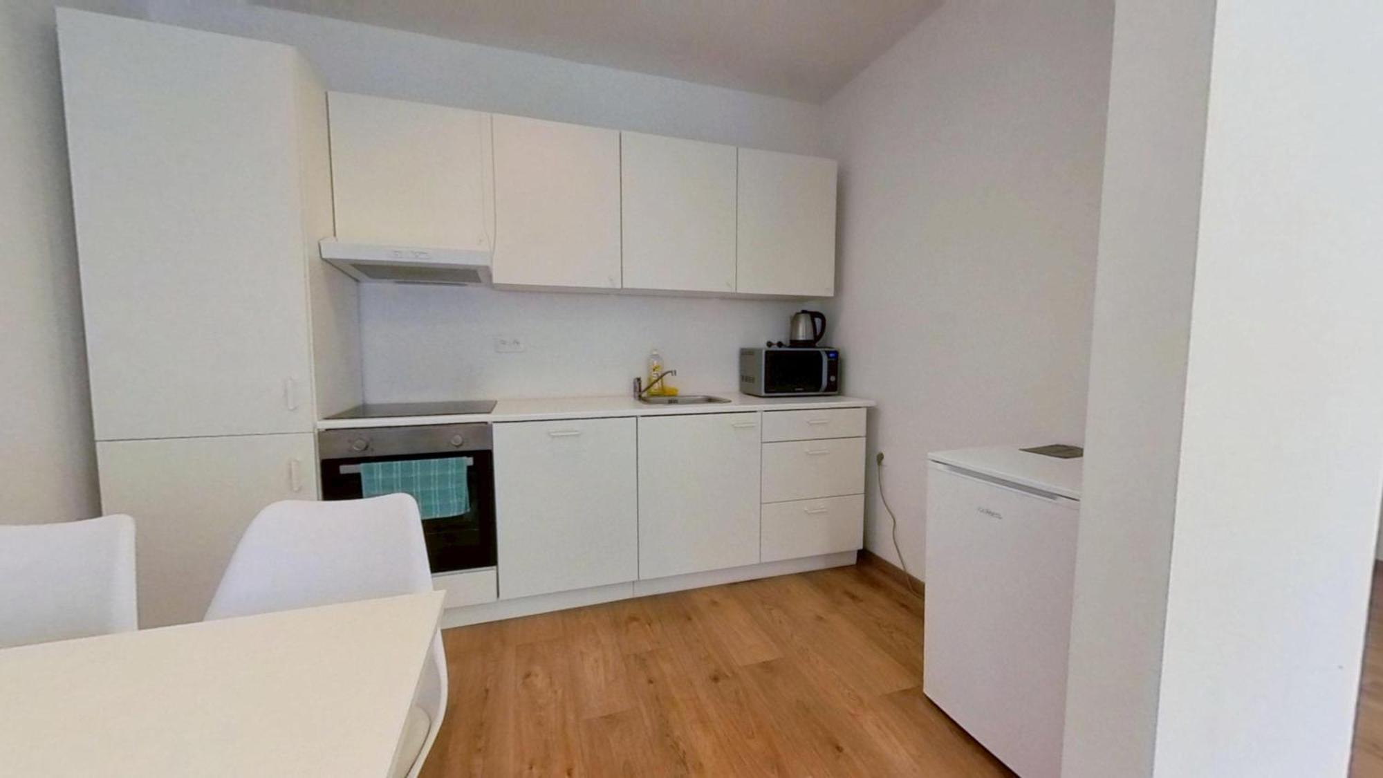 Air-Conditioned 2 Room Apartment, With Terrace, Rovinka 203 Luaran gambar